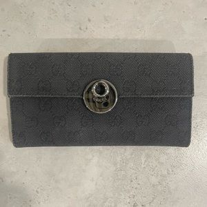 Authentic Gucci wallet